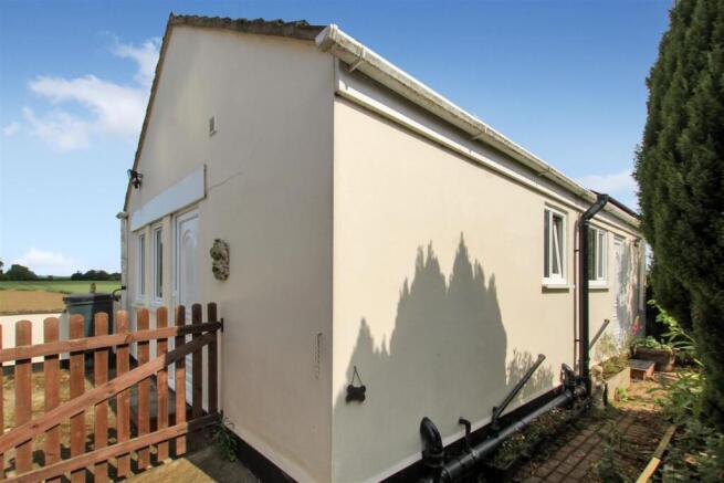 Annexe - Front & Side.JPG