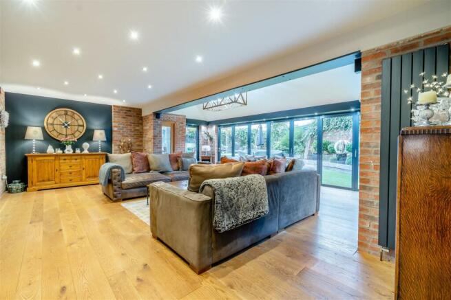 8627183-interior14.jpg