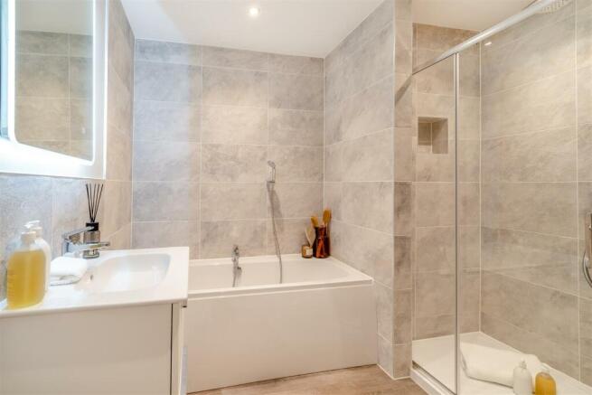 8583344-interior53.jpg