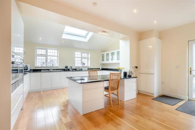 8640488-interior07.jpg