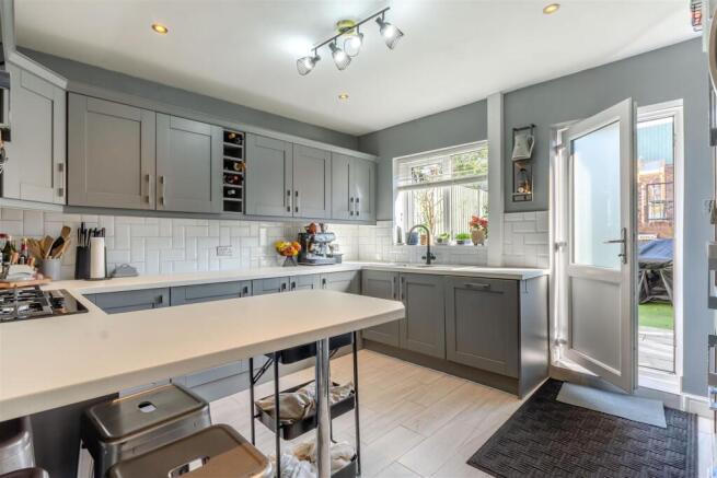 8642414-interior07.jpg