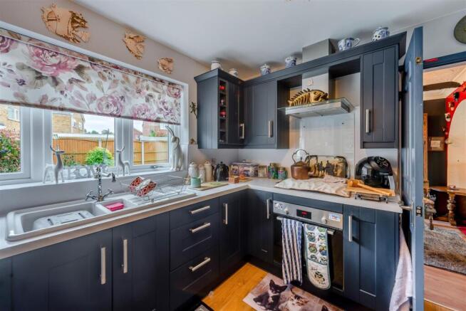 8646613-interior07.jpg