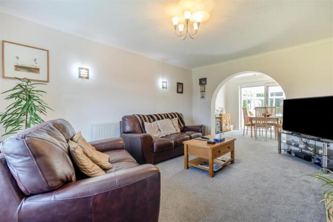 8646417-interior03.jpg