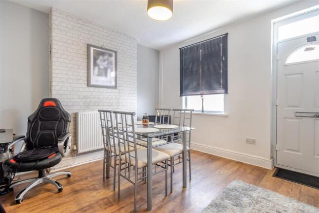8645699-interior04.jpg