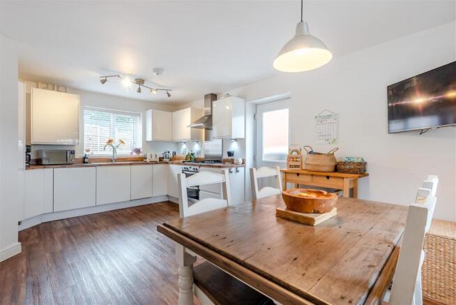 8571922-interior21.jpg