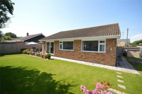 Pinetops Close, Pennington, Lymington, Hampshire, SO41