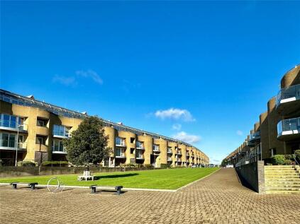 Almansa Way, Lymington, Hampshire, SO41