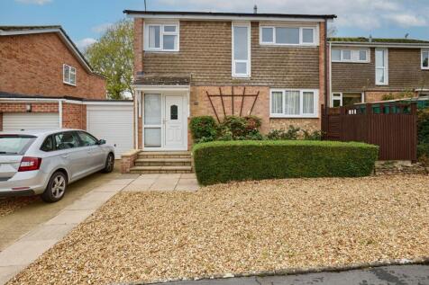 Elm Close, Witney, OX28