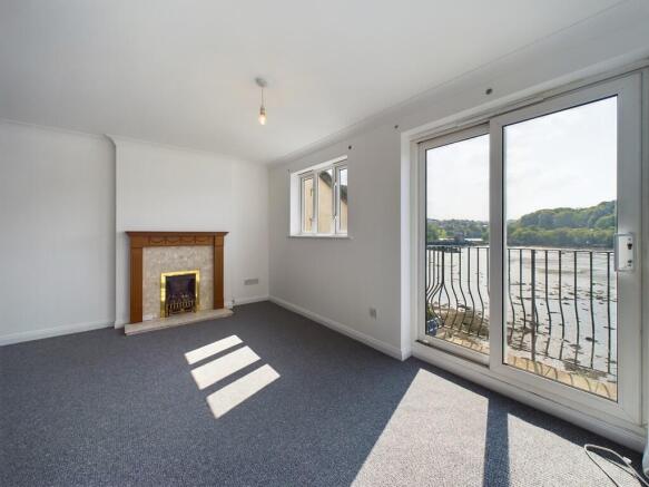 CAM02089G0-PR0235...