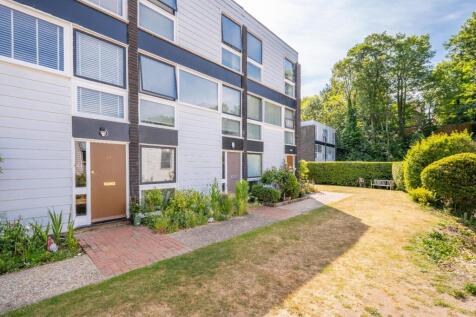 Bankside Close, Carshalton, SM5