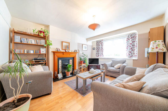 1315940-9-685c195...