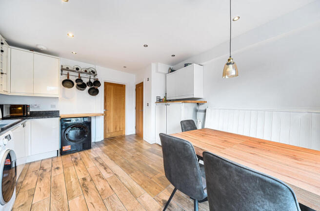 1395673-15-695e79...