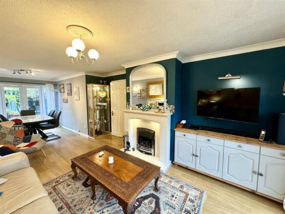 SITTING ROOM AREA