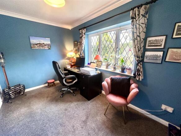 STUDY/BEDROOM 4
