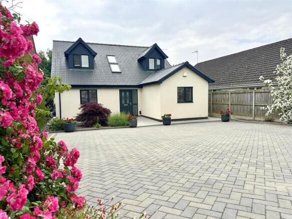 1 Church Farm Gardens