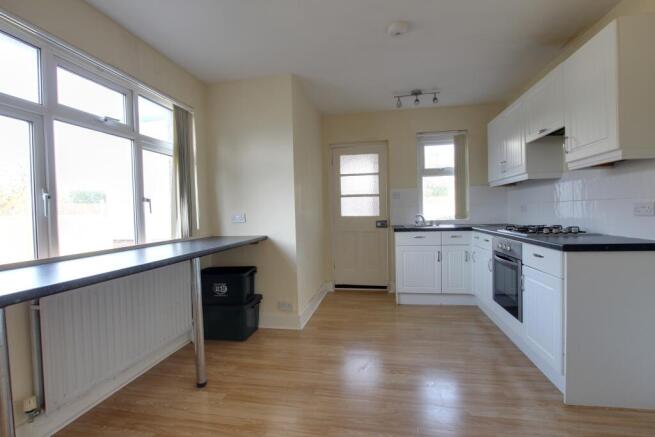 KITCHEN / DINING ROOM