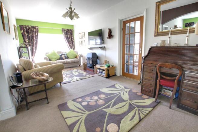 LOUNGE AREA
