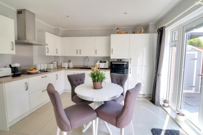 KITCHEN/DINER
