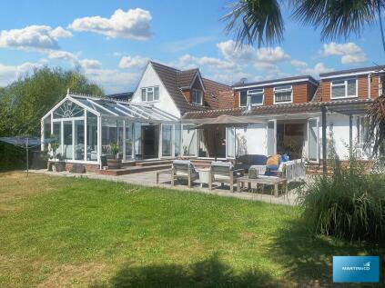 Firtree Close, St Leonards, BH24