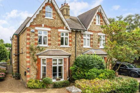 https://media.rightmove.co.uk/dir/crop/10%3A9-16%3A9/93k/92341/166345661/92341_a1nQ500000QXG5dIAH_IMG_00_0000_max_476x317.jpeg