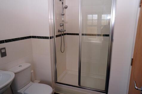 Room 5 En Suite pic 1