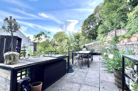 The Old Schoolhouse, West Green, Culross, KY12 8JH