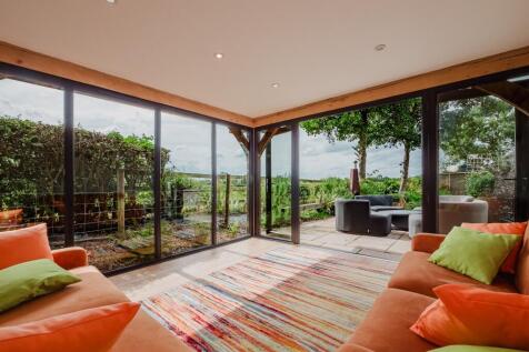 Detached Studio/Home