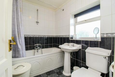BATHROOM/W.C.