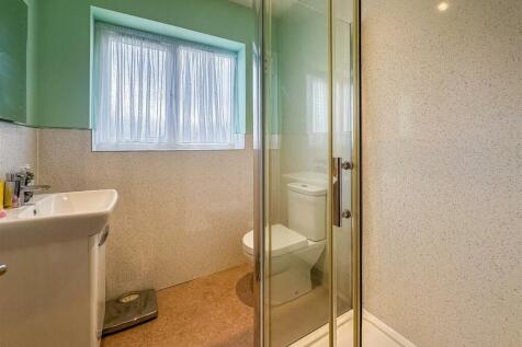 SHOWER ROOM/W.C.