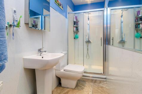 SHOWER ROOM/W.C.