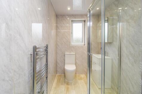 SHOWER ROOM/W.C.