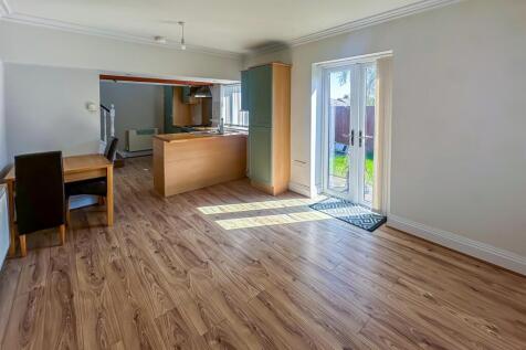 OPEN PLAN LIVING DINING ROOM