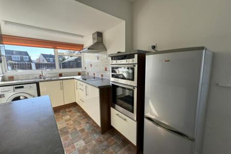 KITCHEN 3.JPG
