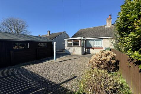 REAR GARDEN.JPG