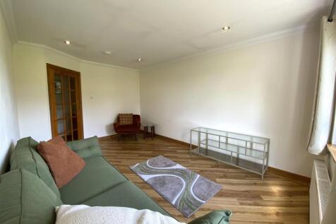 LOUNGE 2.JPG