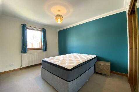 BEDROOM 1.JPG