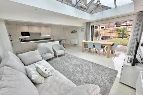 IMG-20250611-WA00...