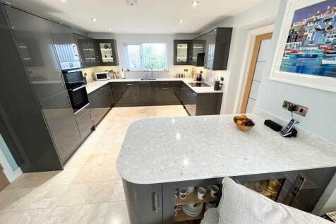 Kitchen/ Breakfast