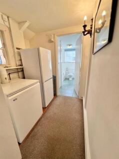 Middle Hall/ Utility