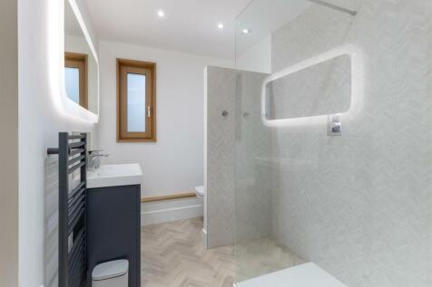 Shower Room.jpg
