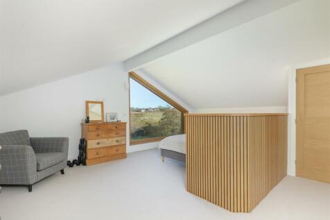 Bedroom 1 (2).jpg