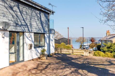 14 Solent Lawns