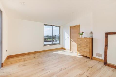 Bedroom 2-1