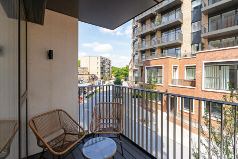 93441_Empire House Apartment  (24)_low.jpg