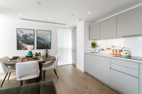 93443_Empire-House (10)_low.jpg