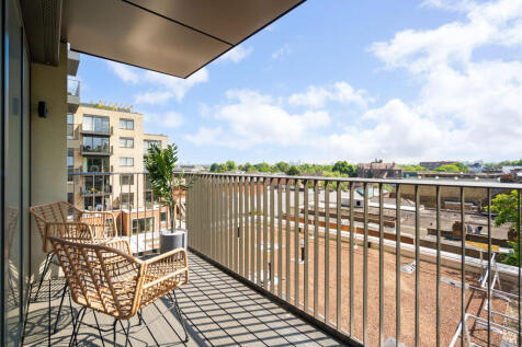 93443_Empire-House (22)_low.jpg