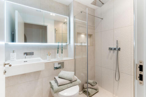 93441_Empire House Apartment  (21)_low.jpg