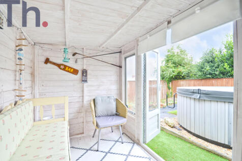 Summerhouse (2).JPG