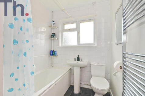 Family Bathroom.JPG