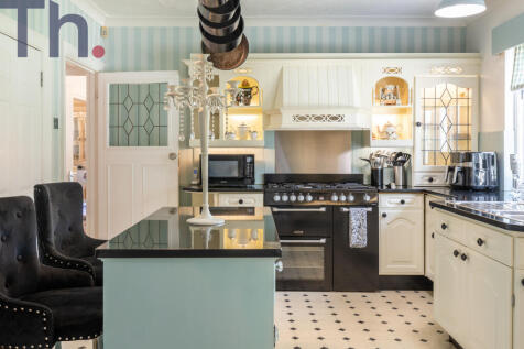 Kitchen with Island